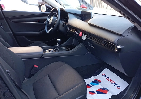 Mazda 3 cena 84900 przebieg: 44000, rok produkcji 2019 z Chełmża małe 352